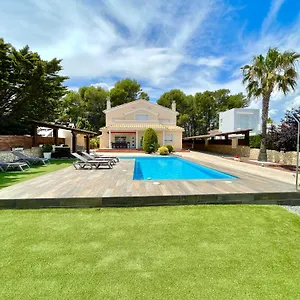 Villa Caleta, Les Tres Cales